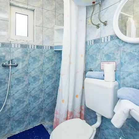 Cozy In Okrug Gornji With Sauna Τρογκίρ