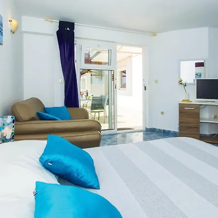 Holiday home Cozy In Okrug Gornji With Sauna