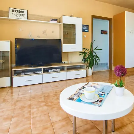 Holiday home Cozy In Okrug Gornji With Sauna Trogir
