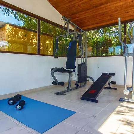 Σπίτι διακοπών Cozy In Okrug Gornji With Sauna Τρογκίρ