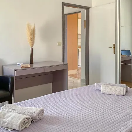 Σπίτι διακοπών Cozy In Okrug Gornji With Sauna Τρογκίρ