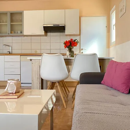 Σπίτι διακοπών Cozy In Okrug Gornji With Sauna