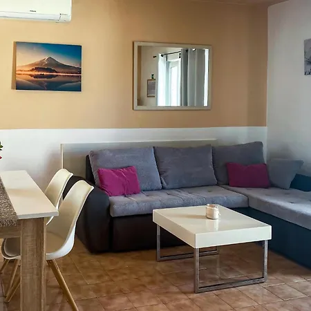 Cozy In Okrug Gornji With Sauna Σπίτι διακοπών *